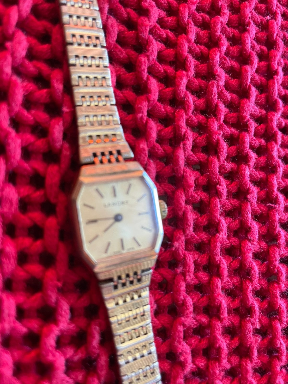 Montre vintage 1970’s (dames) en metal doré bracelet métal, Montre-bracelet, Autres marques, Enlèvement ou Envoi, Acier