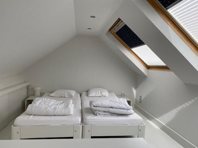 AUPING AURONDE: 2 ENKELE BEDDEN + DUBBEL BED, Huis en Inrichting, Slaapkamer | Bedden, Zo goed als nieuw, Tweepersoons, 90 cm