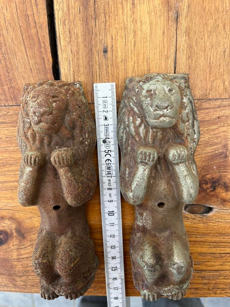 Oude leeuwekoppen, Antiek en Kunst, Antiek | Gereedschap en Instrumenten, Ophalen