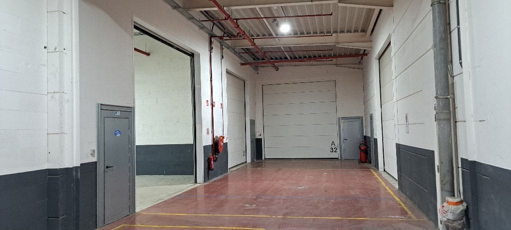 Bedrijfunit(s) te huur te Kruibeke (9150), 250 m², Huur, Opslag of Loods