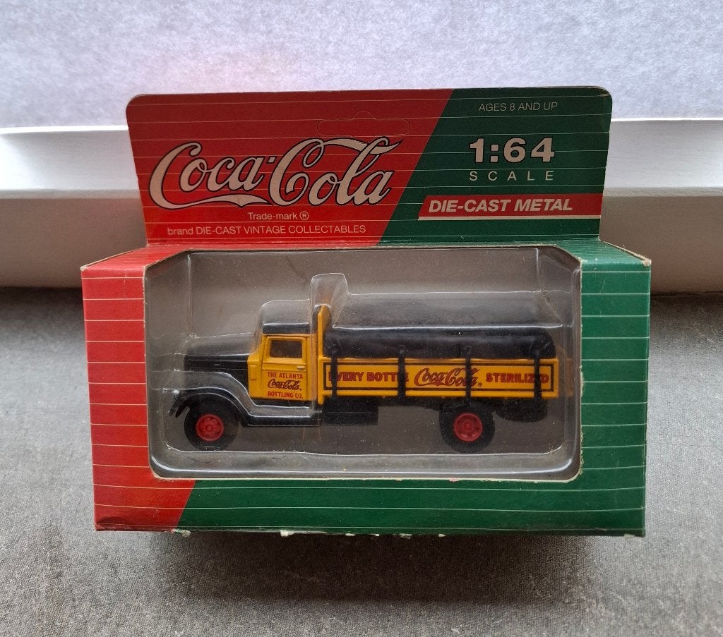Vrachtauto - Coca Cola - 1/64, Ophalen of Verzenden, Nieuw, Bus of Vrachtwagen