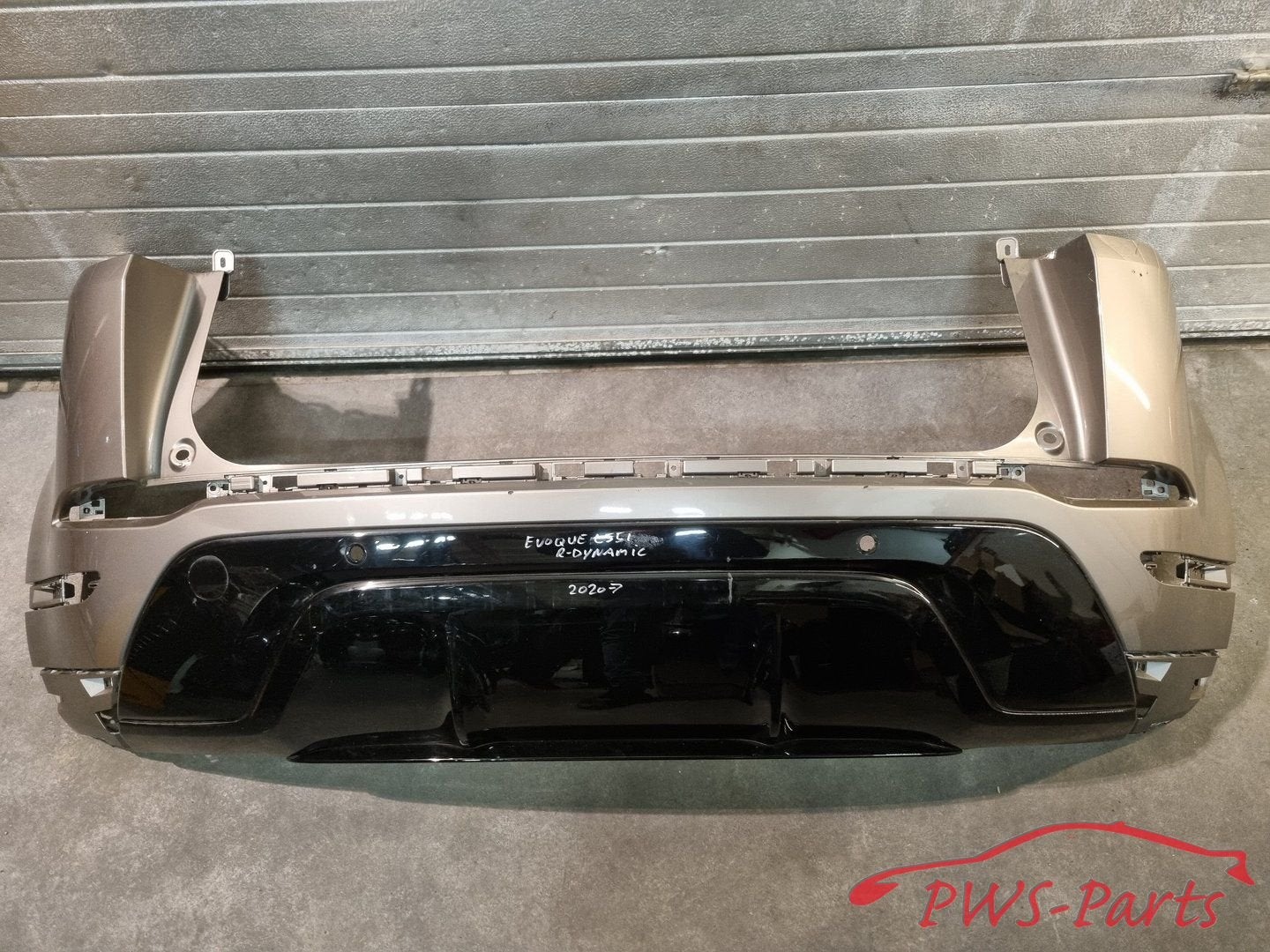 LAND ROVER EVOQUE L551 R-DYNAMIC ACHTERBUMPER ORIGINEEL, Auto-onderdelen, -, -, Ophalen of Verzenden, Achter