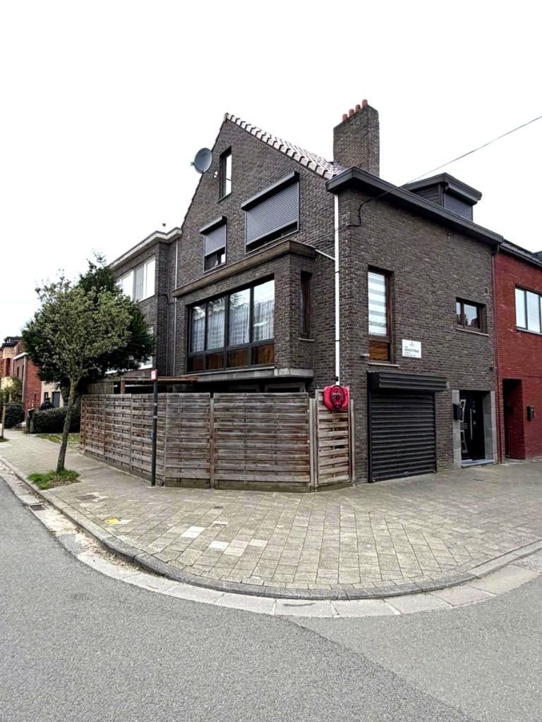 HOB TE KOOP SINT-AMANDSBERG GENT, Frans Gevaertstraat 1 9040 GENT, 229 kWh/m²/jaar, Tot 200 m², Hoekwoning