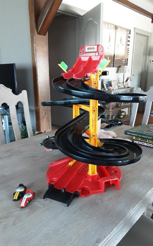 Racebaan van  brio.met 2 autootjes, Ophalen, Racebaan