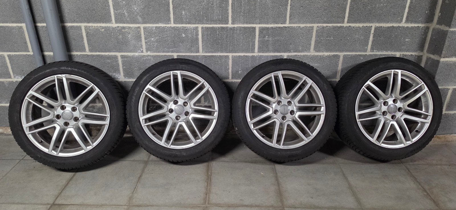 4 Jantes Audi 19” d’origine + Pneus Goodyear Vector 4Seasons, 4 Saisons, Pneu(s), 19 pouces, Enlèvement