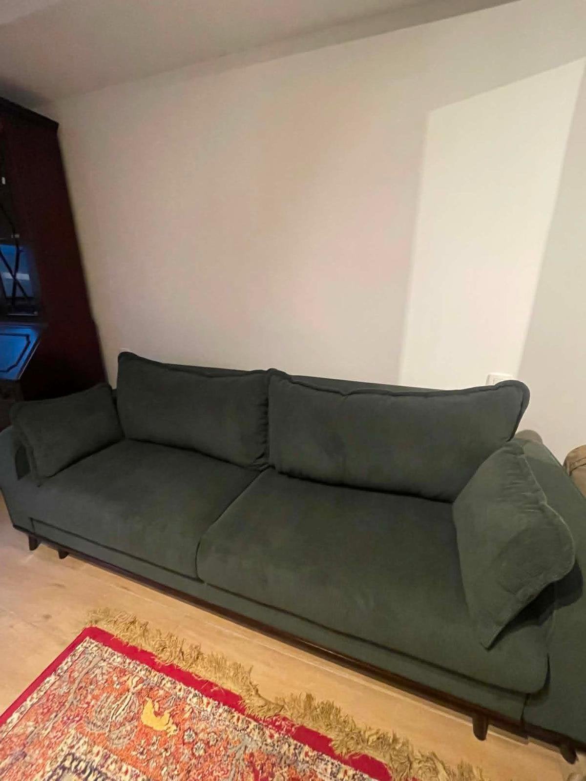 Canapé vert convertible en velour., Maison & Meubles, Enlèvement, Comme neuf