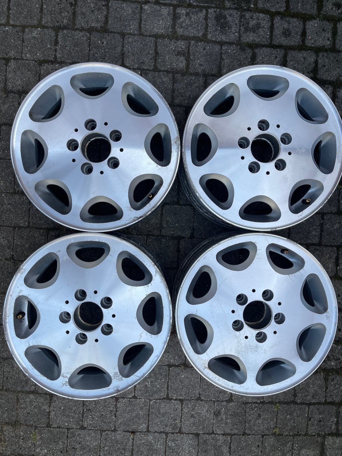 Jantes 16 pouces à 8 trous d'origine Mercedes W124, Enlèvement, Comme neuf