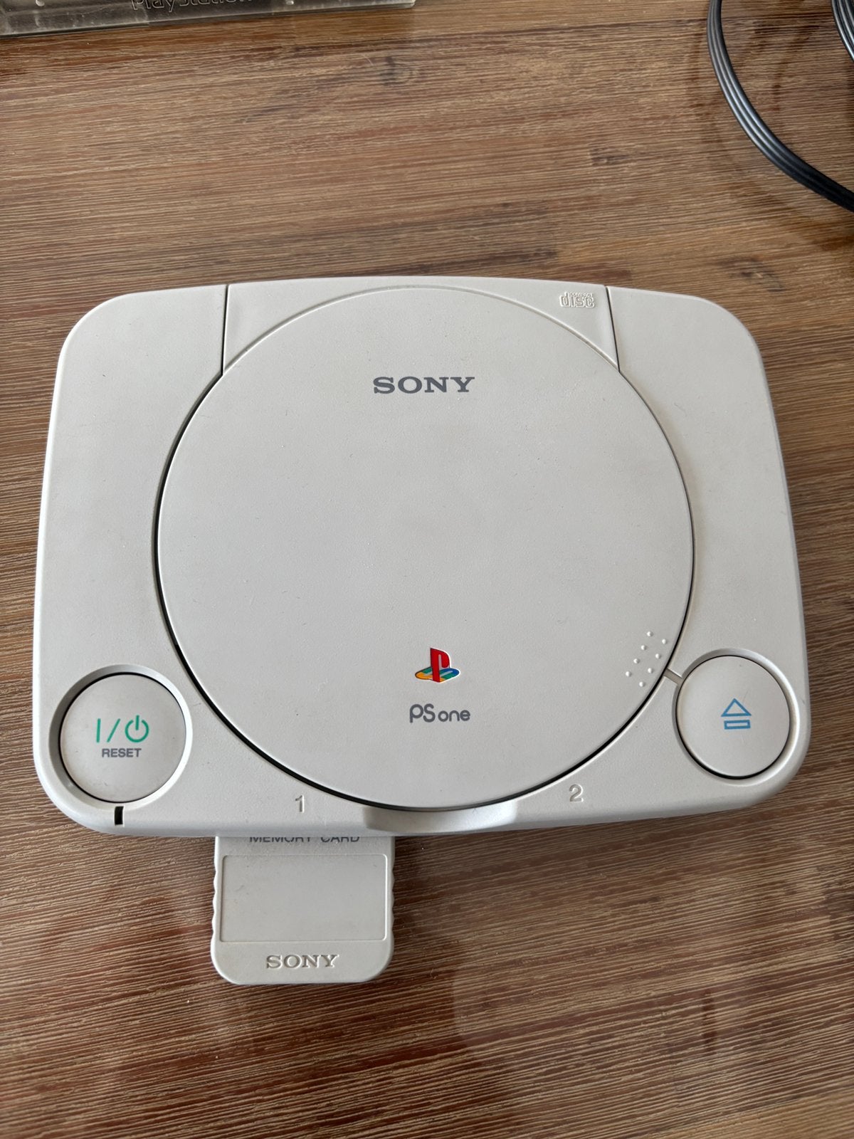 PlayStation One +controllers + memory card + spellen, Games en Spelcomputers, Spelcomputers | Sony PlayStation 1, Zo goed als nieuw