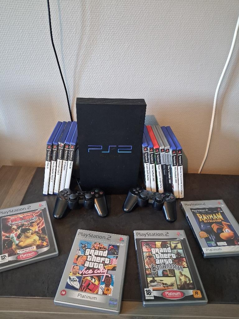 Playstation 2, Games en Spelcomputers, Spelcomputers | Sony PlayStation 2, Ophalen, Met games, Zwart, Met 2 controllers