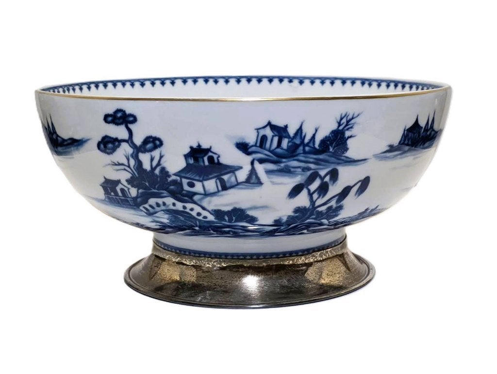 Bol en porcelaine avec chinoiserie, base en argent massif., Antiquités & Art, Enlèvement ou Envoi