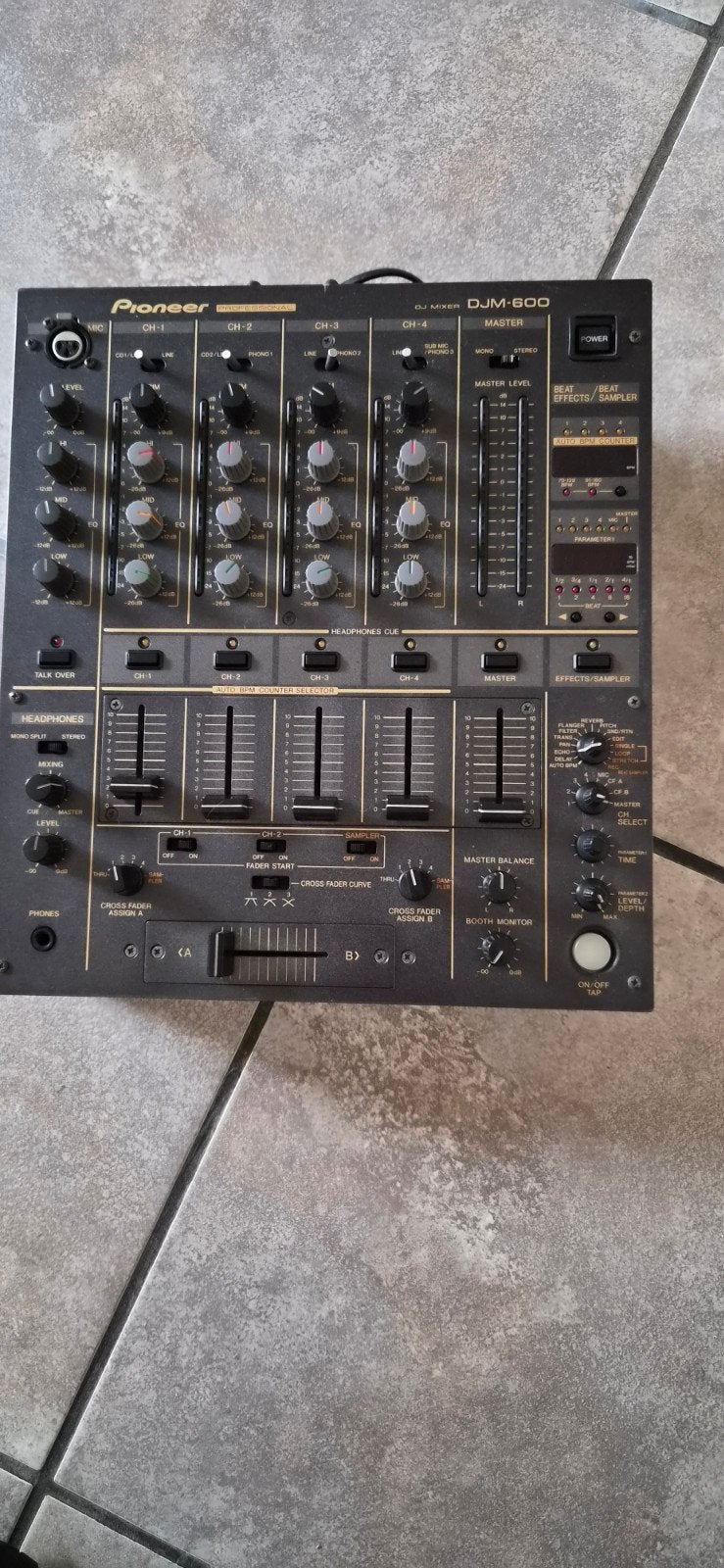 pioneer djm600, Muziek en Instrumenten, Ophalen of Verzenden