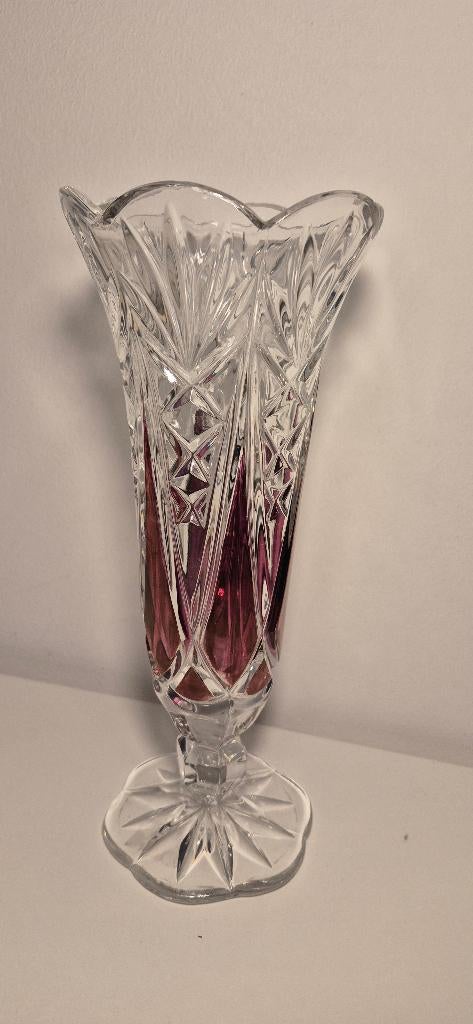 Vase sur pied en cristal de Bohême taillé – Rubis / Bordeaux, Enlèvement