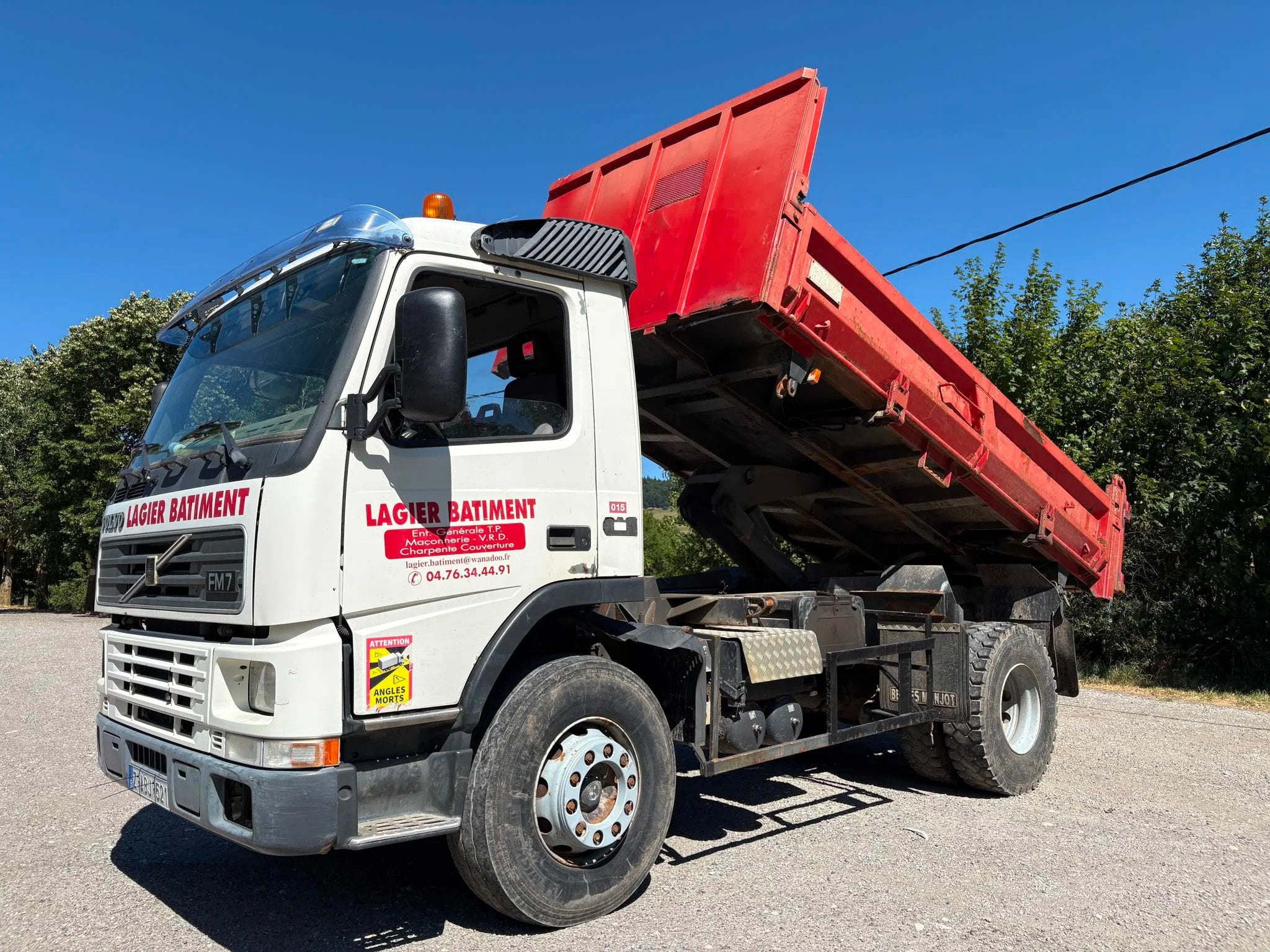 Volvo FM 7.310 3 side tipper (bj 2001), Auto's, Vrachtwagens, Achterwielaandrijving, Bedrijf, 228 kW, Te koop