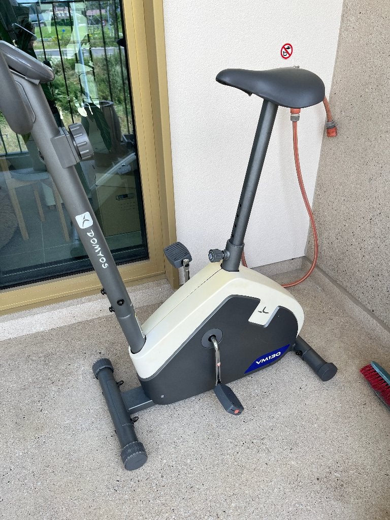 Home trainer DOMYOS, Jambes, Comme neuf, Enlèvement, Vélo d'appartement