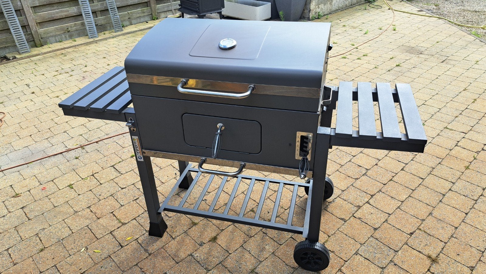 Barbecue comme neuf, Enlèvement