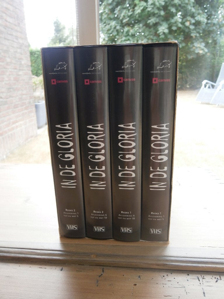 In de gloria - 4 VHS cassettes, Coffret, Comme neuf, Enlèvement, Néerlandais