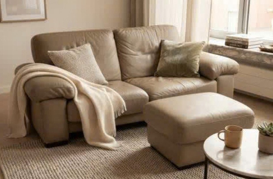 Comfortabele lederen tweezit met poef, Ophalen, Relax, Gebruikt, 150 tot 200 cm