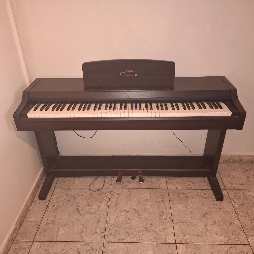Piano yamaha clavinova, Ophalen, Zo goed als nieuw, Zwart, Piano