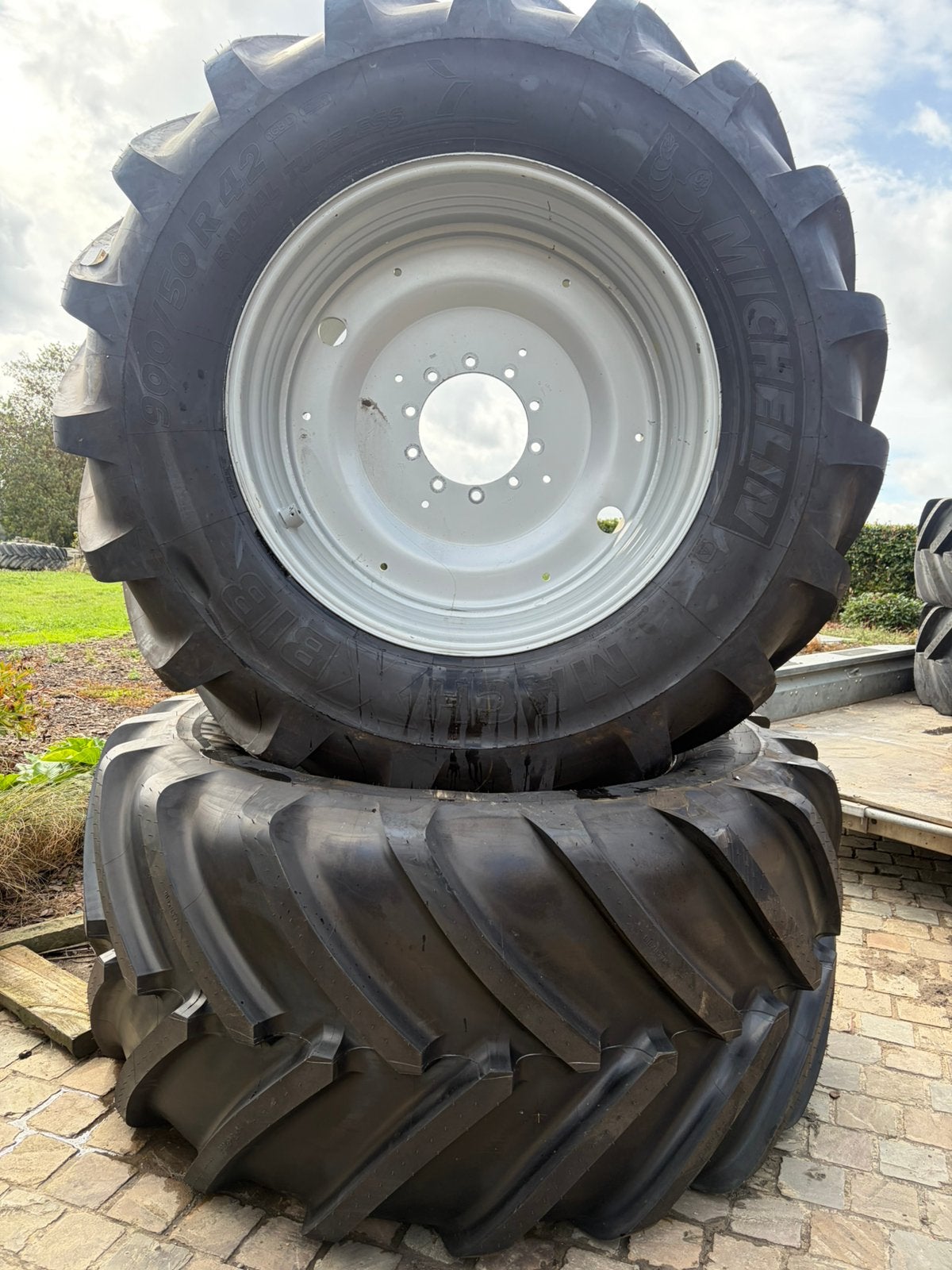 Wielen Michelin machxbib 900/50r42, Zakelijke goederen, Ophalen
