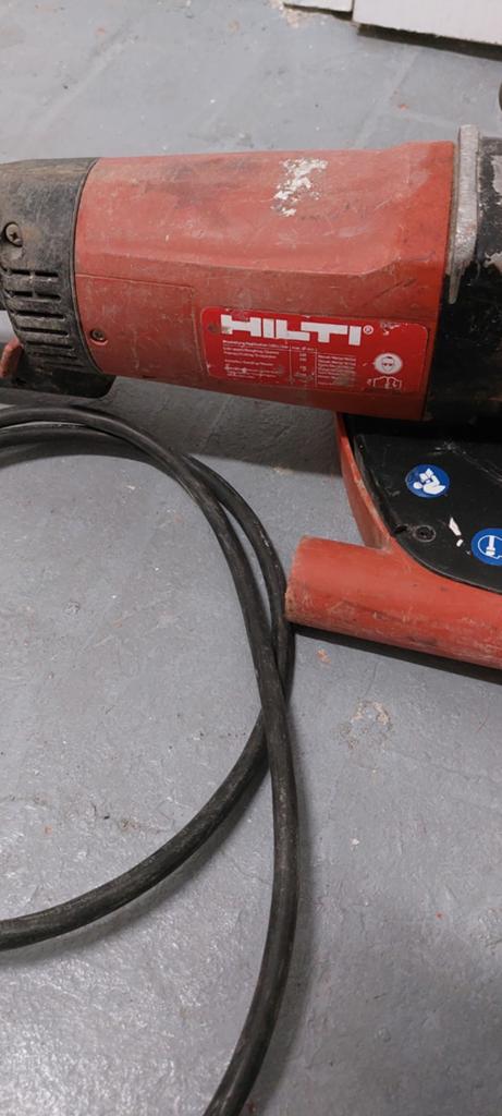 Slijpmachine merk hilti met doos erbij, Bricolage & Construction, Outillage | Meuleuses, Enlèvement