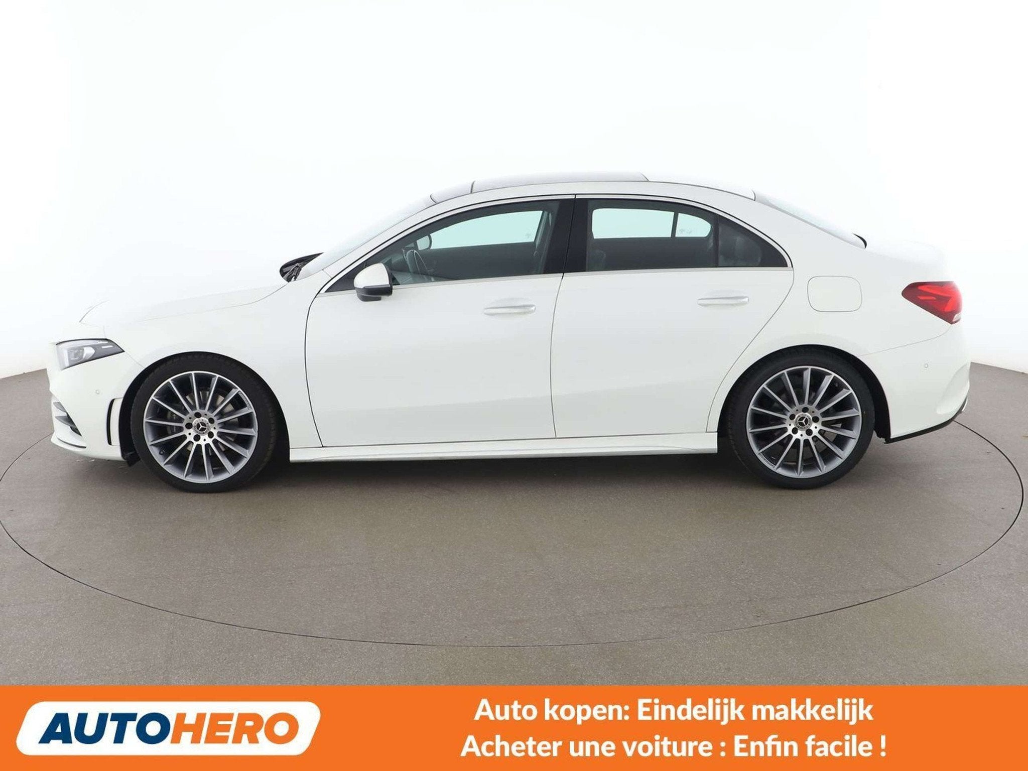 Mercedes-Benz A-Klasse 180 A 180 d AMG Line (bj 2019), Auto's, 4 deurs, Gebruikt, 116 pk, Alcantara