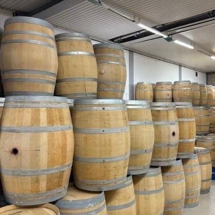 Authentieke bleke wijnvaten 225L, Ophalen, Met kraantje, 150 liter of meer, Zo goed als nieuw