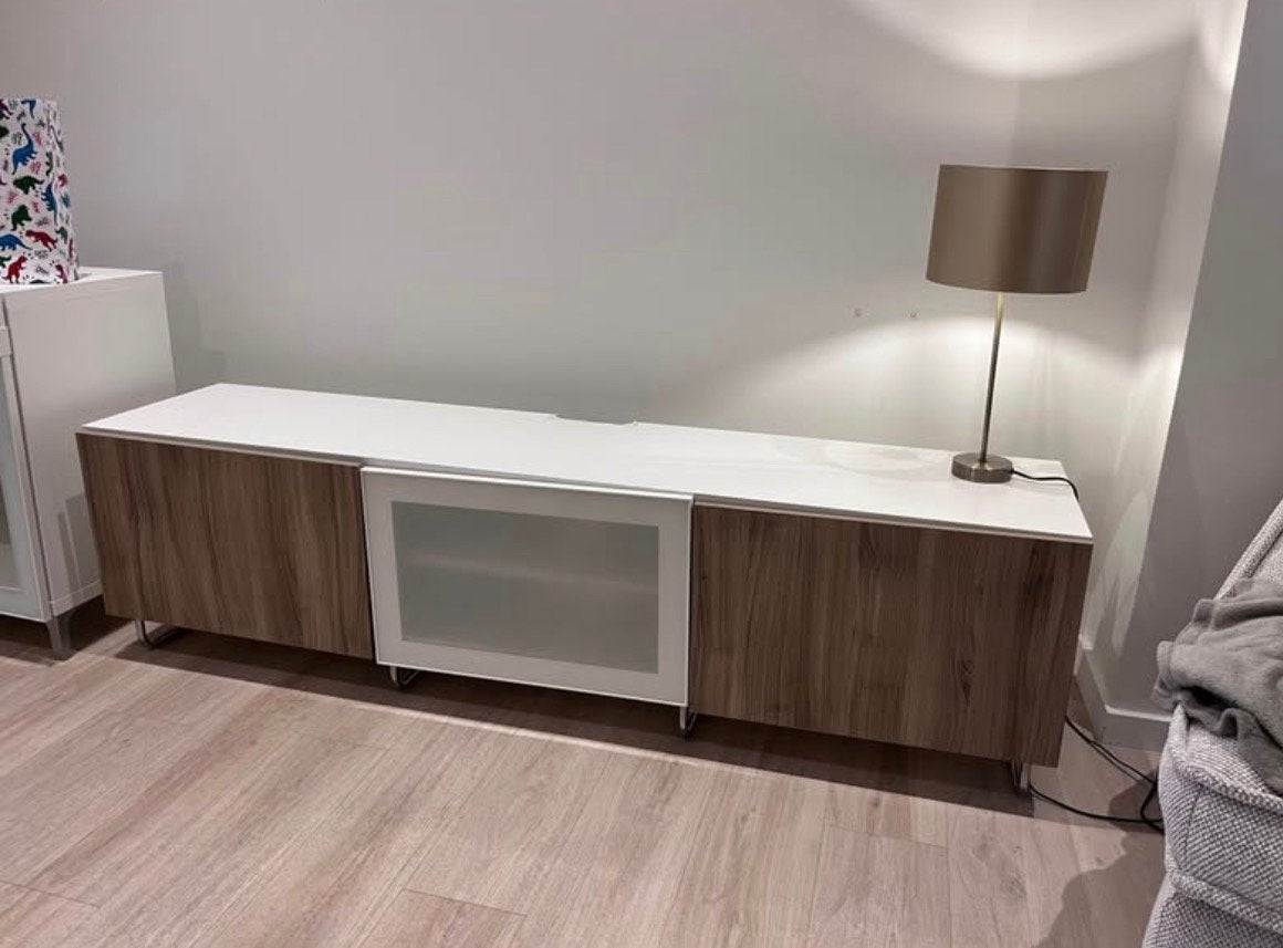 IKEA BESTÅ TV-meubel 180x40 icm met glazen bovenblad, Ophalen, Zo goed als nieuw