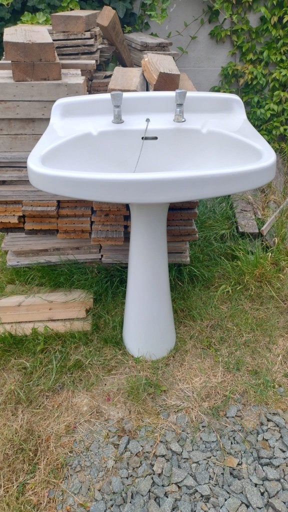 Oude wastafel op sokkel, Doe-het-zelf en Bouw, Ophalen, Gebruikt, Steen, Wastafel
