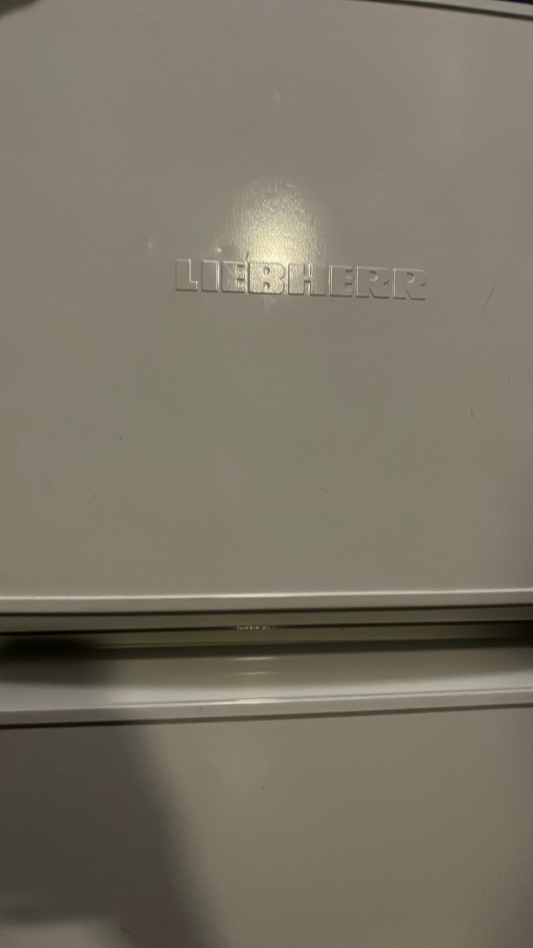 Liebherr koelkast klein met vriesvak, Elektronische apparatuur, Koelkasten en IJskasten, Ophalen, Zo goed als nieuw