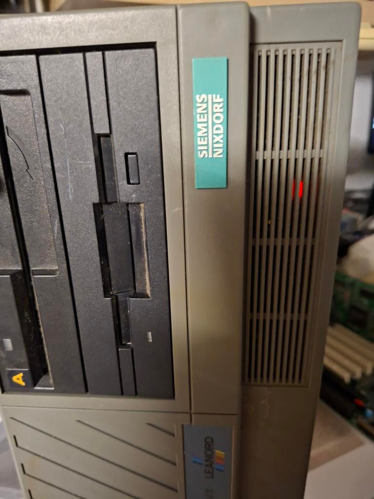 oude pc Siemens 386 voor onderdeel of gerepareerd, Ophalen