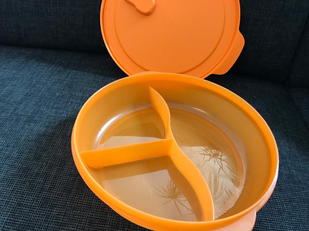 Doos tupperware, Ophalen, Zo goed als nieuw, Oranje, Schaal