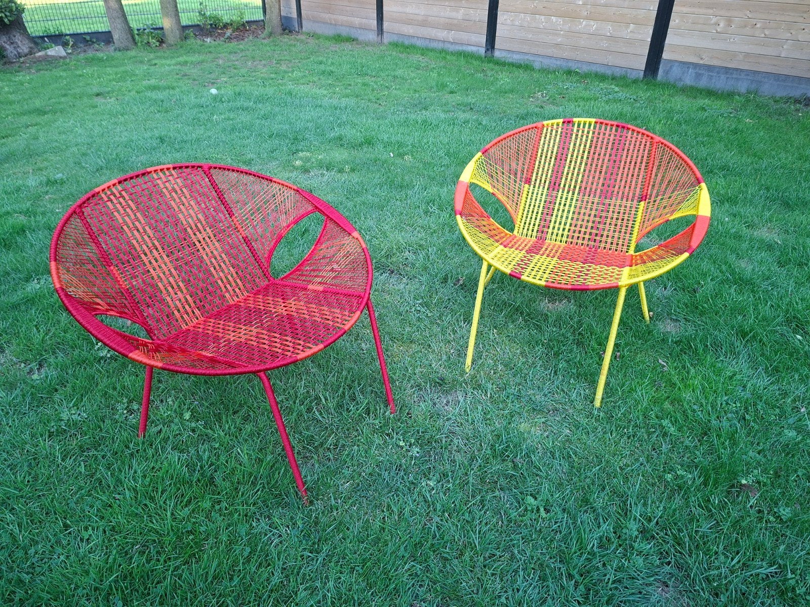 2 Owusu Chairs ( tuinstoelen/ draadstoelen), Ophalen, Stapelbaar