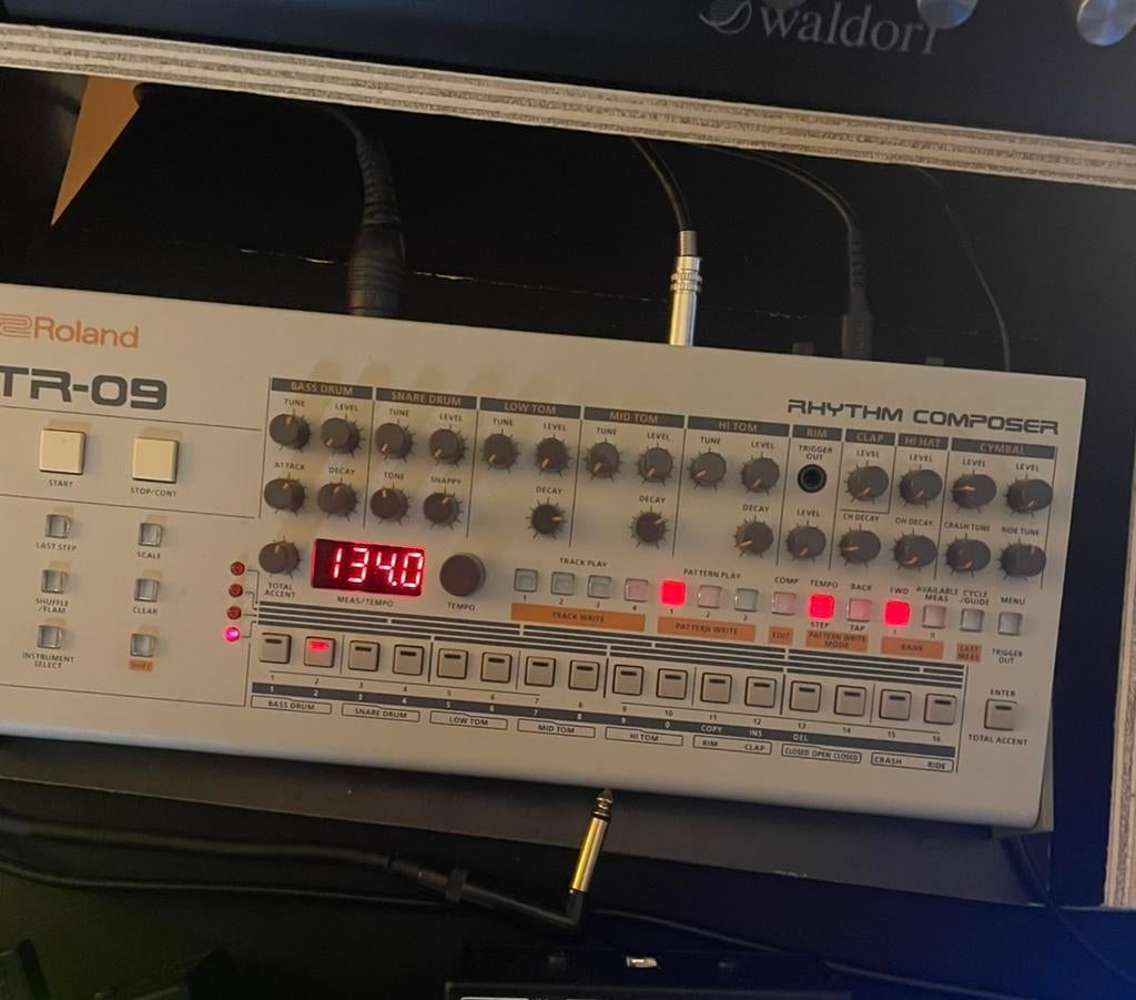 Roland TR-09, Enlèvement ou Envoi, Comme neuf, Roland