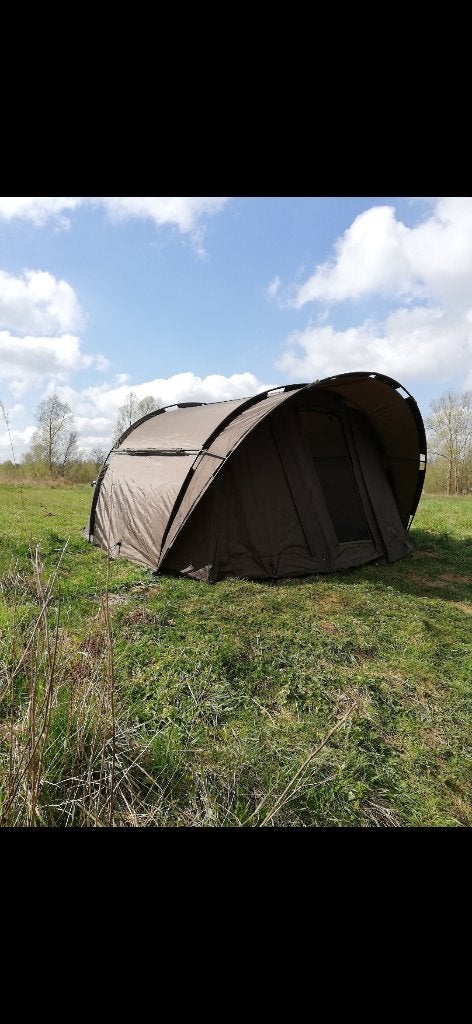 Avid Carp Revolve 2 Man Bivvy + Overwrap Zo goed als nieuw!, Ophalen, Nieuw, Complete set