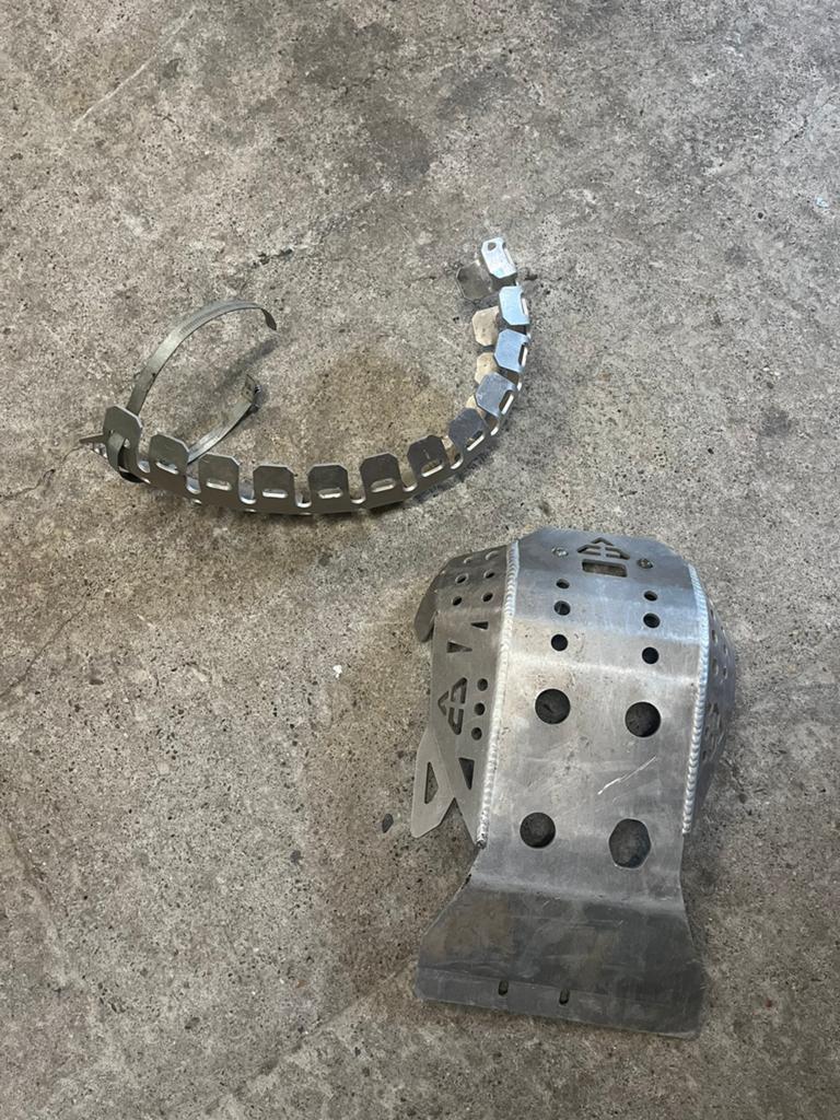 Ktm exc 125 skidplate uitlaat protectie, Ophalen of Verzenden, Zo goed als nieuw