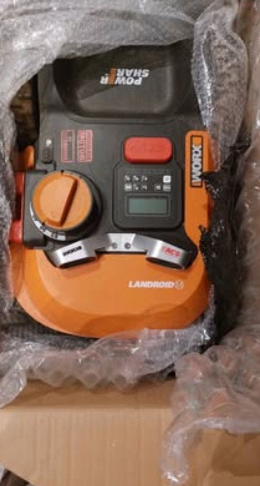 Robotmaaier Landroid 1000m2 met botsingssensor., Ophalen
