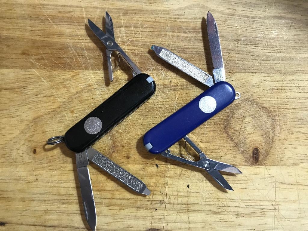 SET 2x Victorinox AIR FORCE  SD Black Blue Swiss  USED, Enlèvement ou Envoi, Utilisé