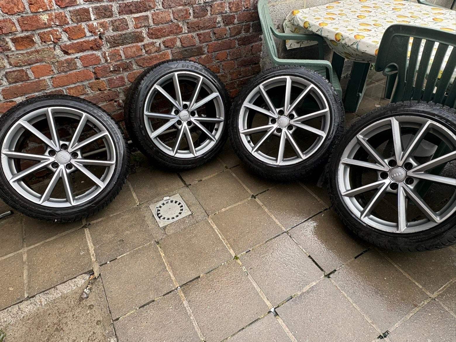 À VENDRE – 4 JANTES AUDI + PNEUS, Autos : Pièces & Accessoires, Pneus & Jantes, Pneus et Jantes, Pneus hiver, 255 mm, Enlèvement ou Envoi