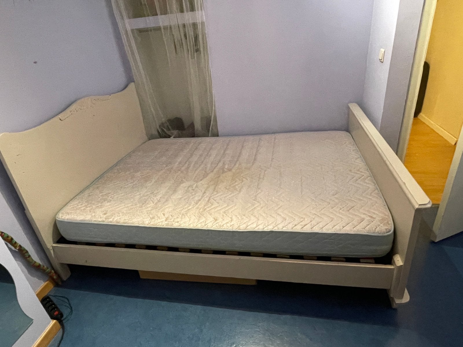 Tweepersoonsbed & lattenbodem & matras, Ophalen, Gebruikt, Wit, Tweepersoons