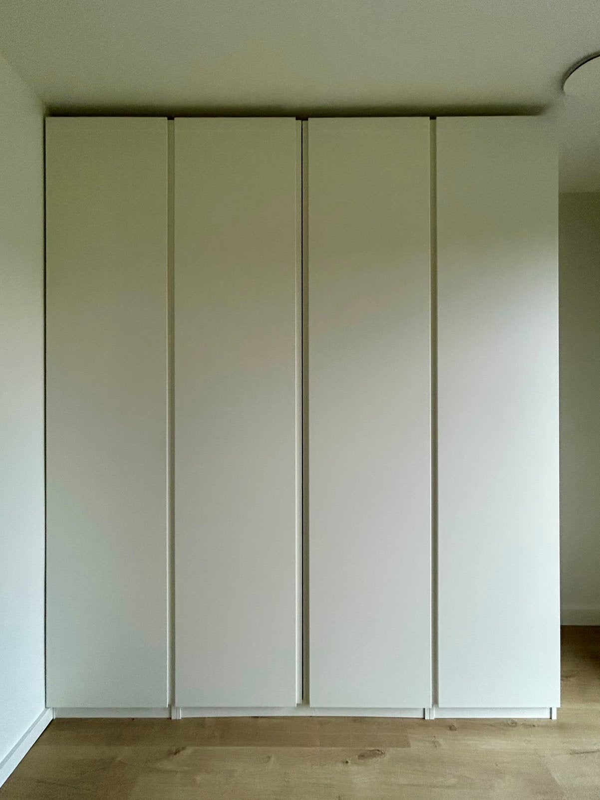 PAX kast WIT ((b)2m x (h)2,36m x (d)0,58m), Strak, modern., 200 cm of meer, Zo goed als nieuw, 200 cm of meer