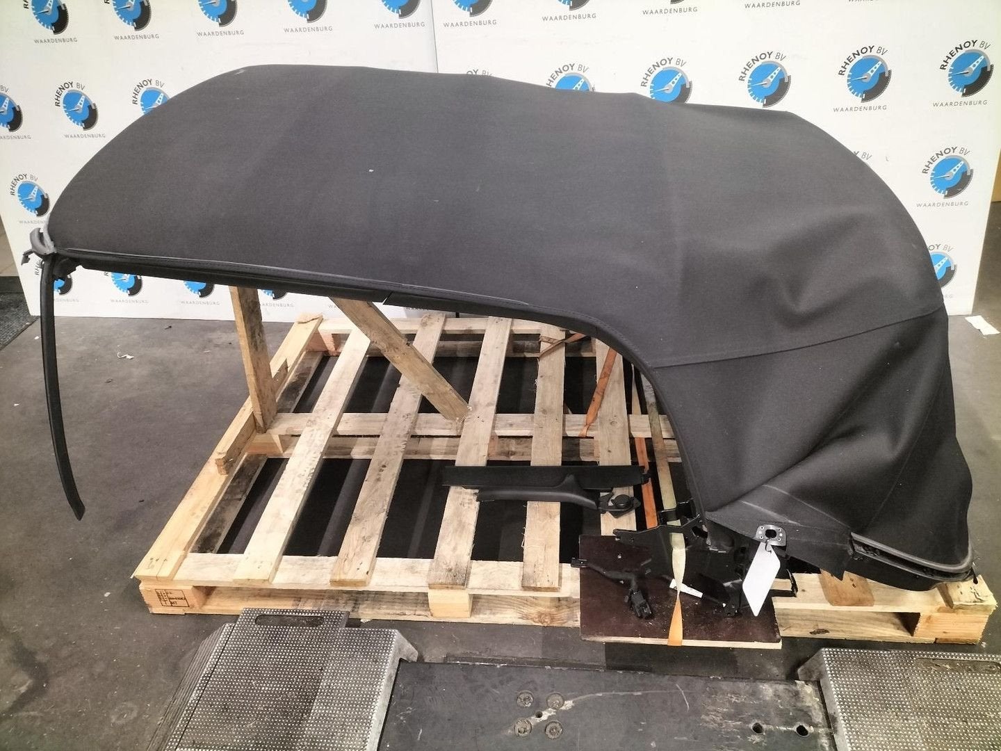 MINI (BMW) MINI F57 MINI Cabrio Cooper  CABRIOLET KAP EN FRA, Ophalen of Verzenden, Gebruikt, Stiba lid