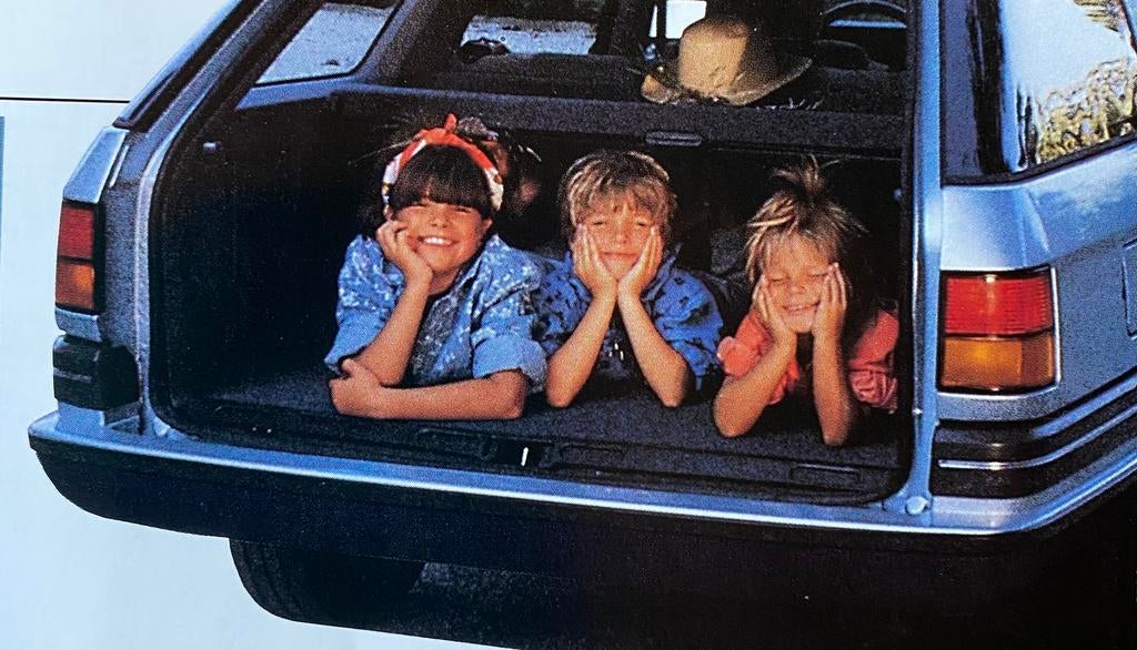 Brochure originale de la voiture Renault 21 NEVADA - 1988, Livres, Autos | Brochures & Magazines, Envoi, Renault