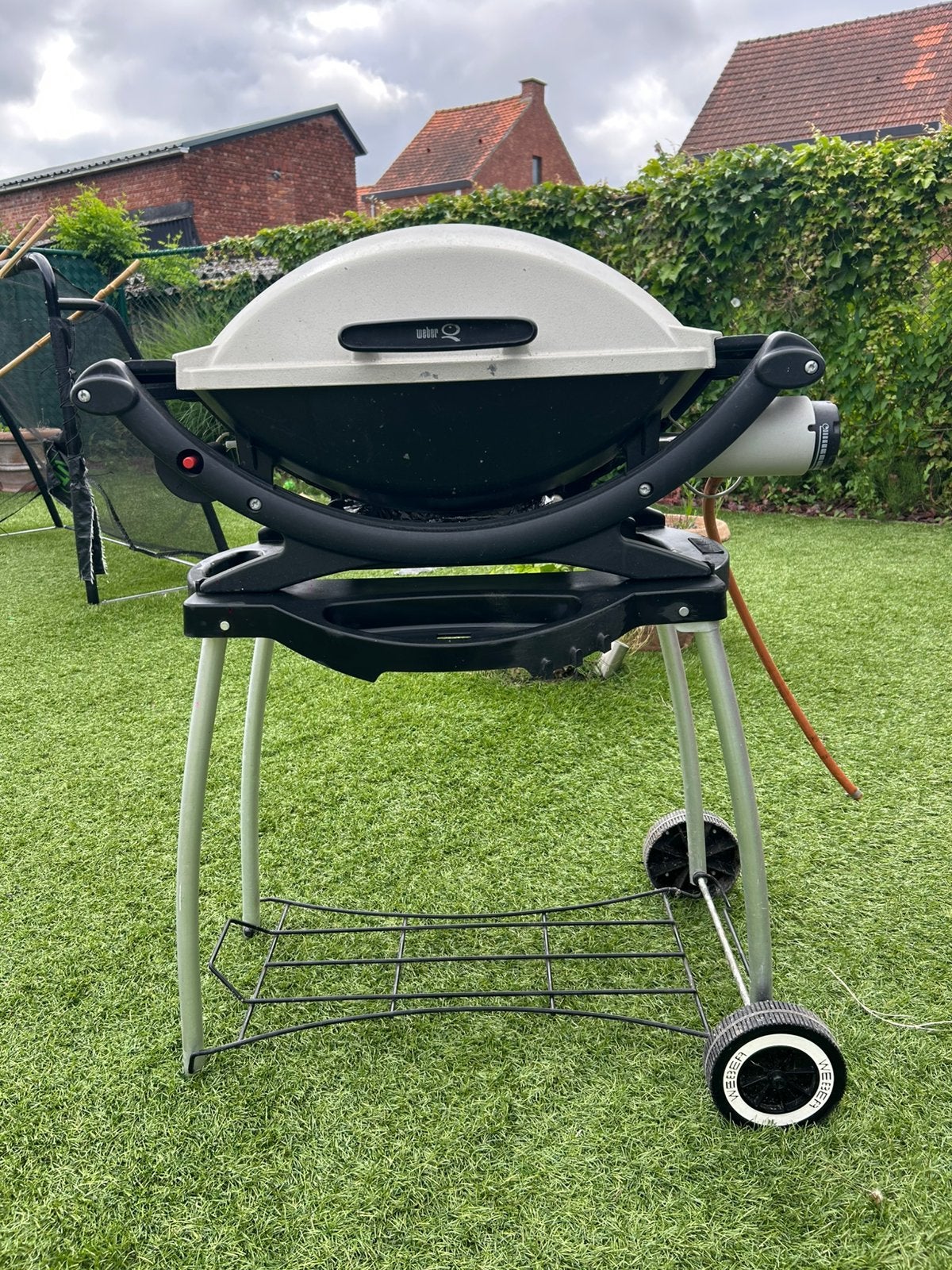 Weber Q draagbare bbq met inklapbaar onderstel, Ophalen, Gebruikt