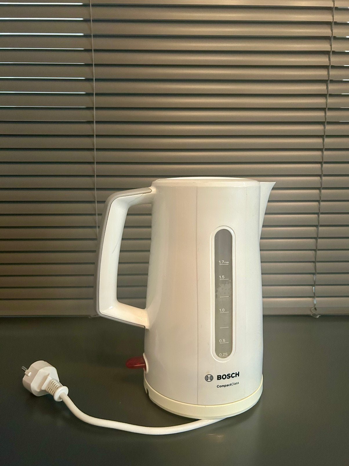 Bouilloire Bosch CompactClass 1,7 L — Blanche, Electroménager, 1 à 2 litres, Enlèvement ou Envoi, Utilisé