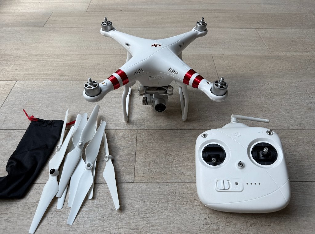 DJI - Phantom 3 Standard - Drone Quadricoptère avec Caméra, Enlèvement, Utilisé