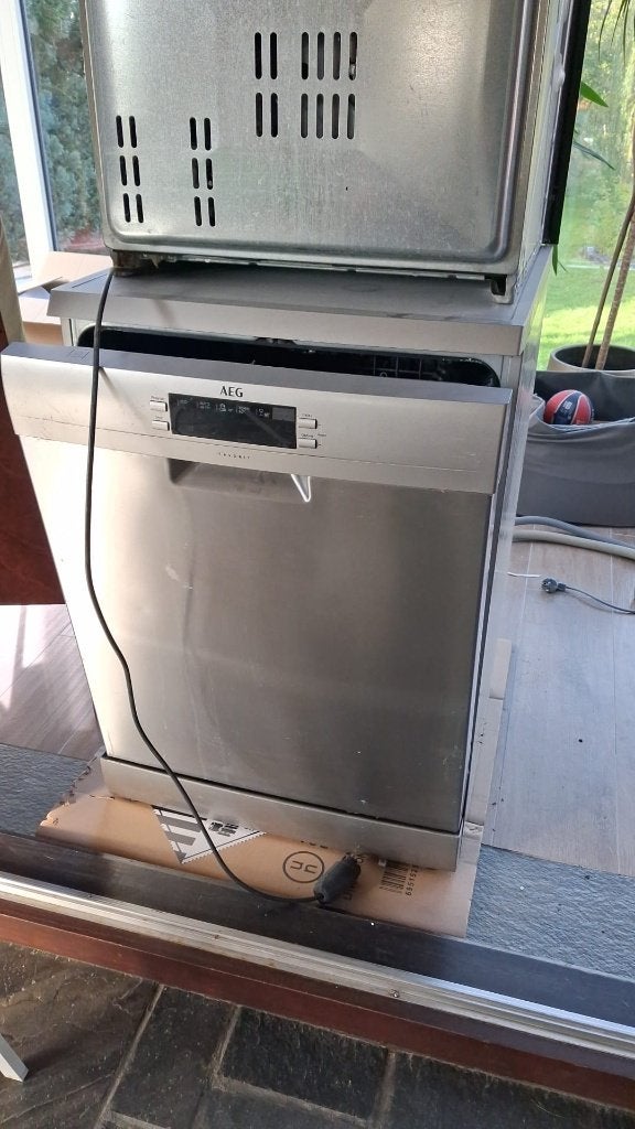AEG vaatwas vrijstaan model, Ophalen, Gebruikt, Minder dan 10 liter, 85 tot 90 cm