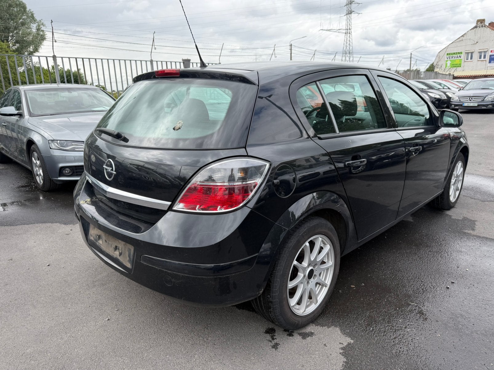 OPEL ASTRA BENZIN 1.6 Eu 5, Euro 5, Stof, 4 cilinders, Zwart