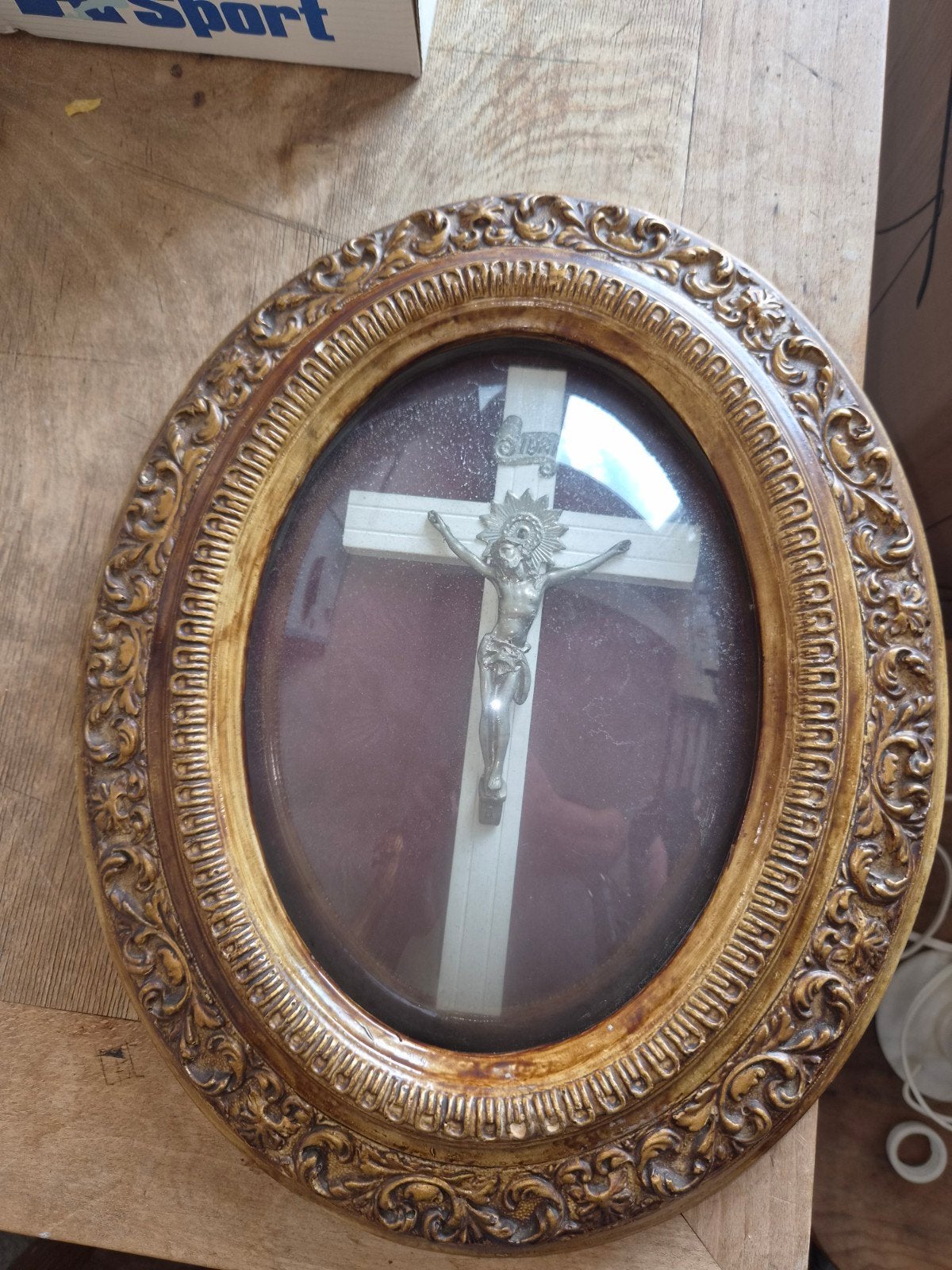Ancien Crucifix Napoléon III sous verre bombé - Cadre ovale, Antiquités & Art, Enlèvement