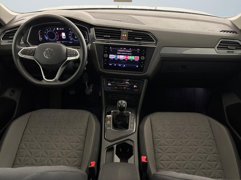 Volkswagen Tiguan Life*GPS*Caméra*Carplay*Attelage*Capteurs, 1498 cc, https://public.car-pass.be/vhr/7e00daa3-d1f8-4123-b561-118e8071bf6a