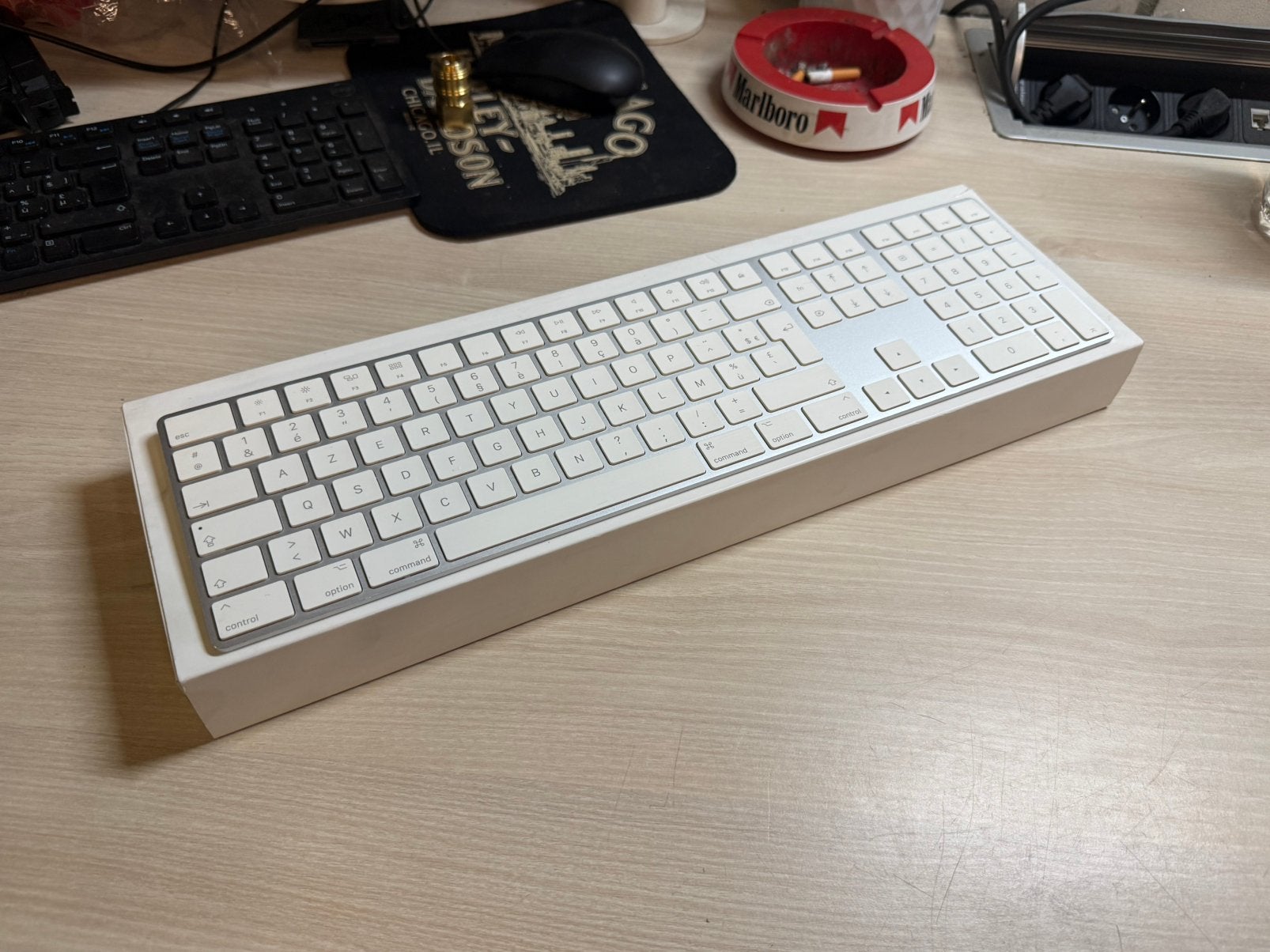 Apple Magic Keyboard A1843, Computers en Software, Toetsenborden, Zo goed als nieuw, Draadloos, Ophalen